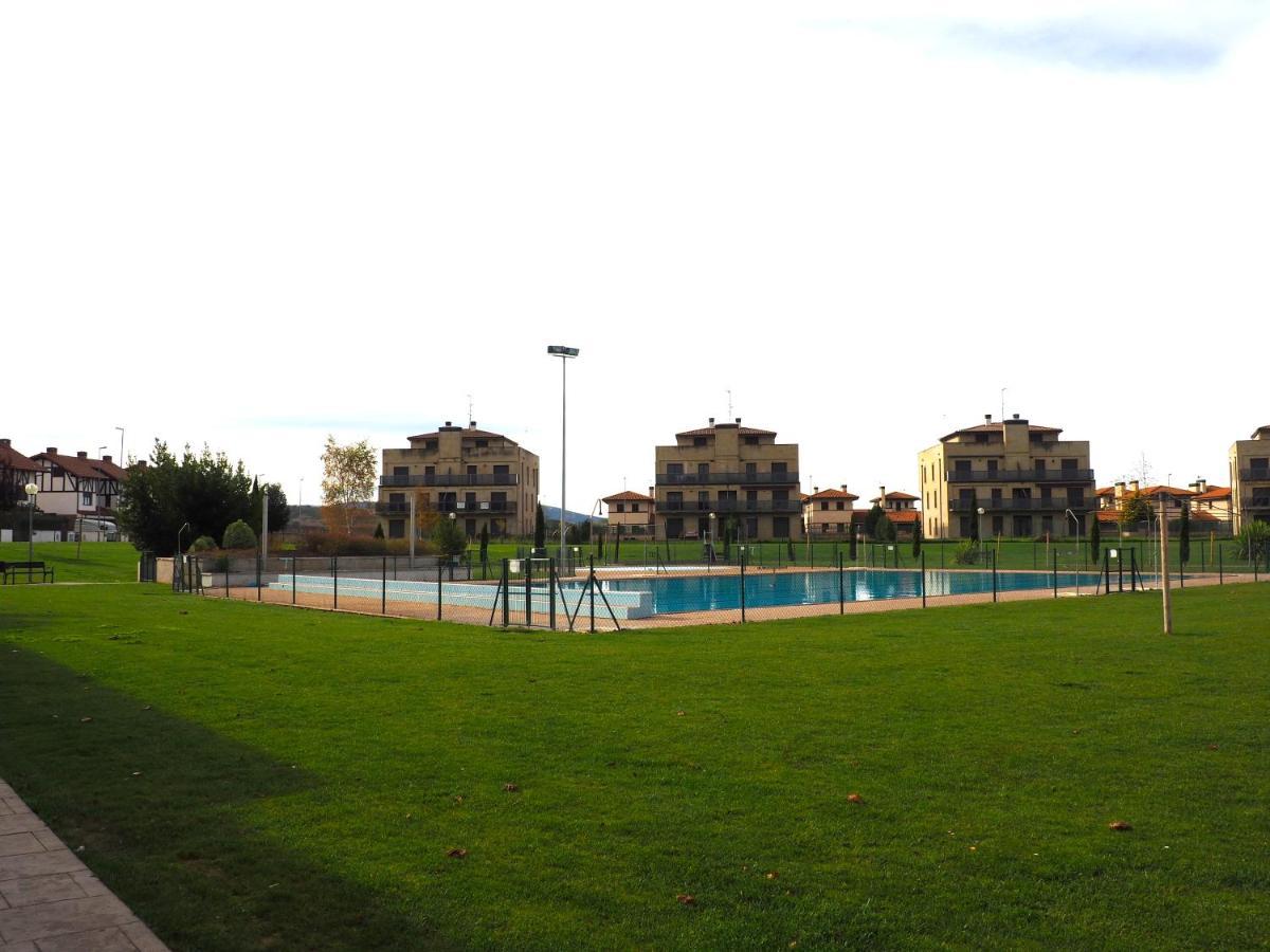 Apartamento Golf Buenas Vistas Cirueña Dış mekan fotoğraf